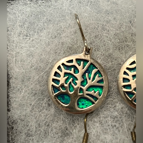 🍀🍀🍀 2pairs of earrings, a Tree of life set and Stone set - Picture 2 of 5